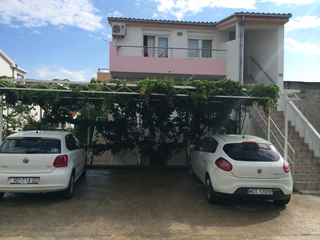 Apartments Nives Stari Grad  Kültér fotó