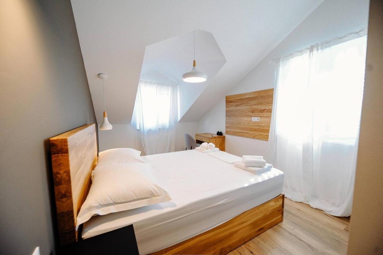 Apartments Nives Stari Grad  Kültér fotó