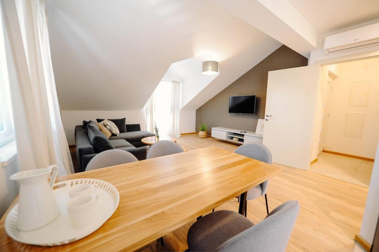 Apartments Nives Stari Grad  Kültér fotó