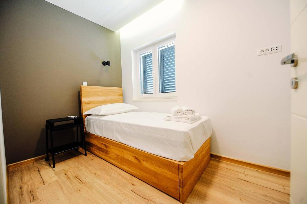 Apartments Nives Stari Grad  Kültér fotó
