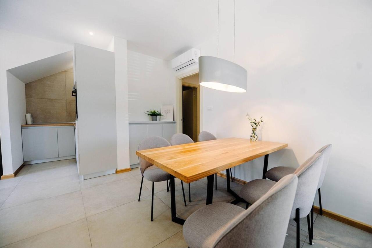 Apartments Nives Stari Grad  Kültér fotó