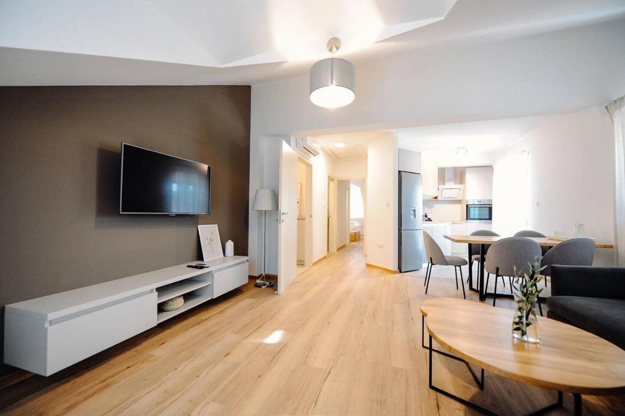 Apartments Nives Stari Grad  Kültér fotó