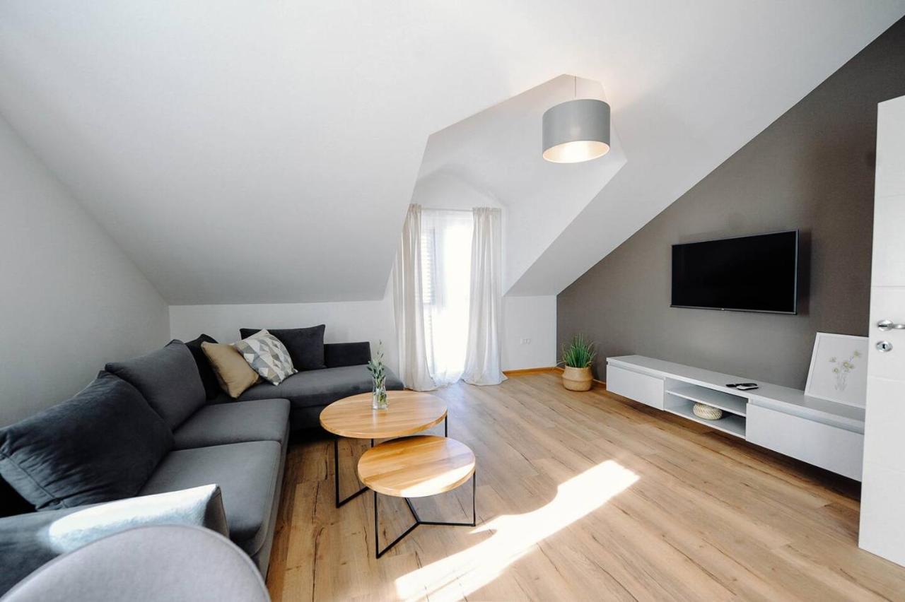 Apartments Nives Stari Grad  Kültér fotó