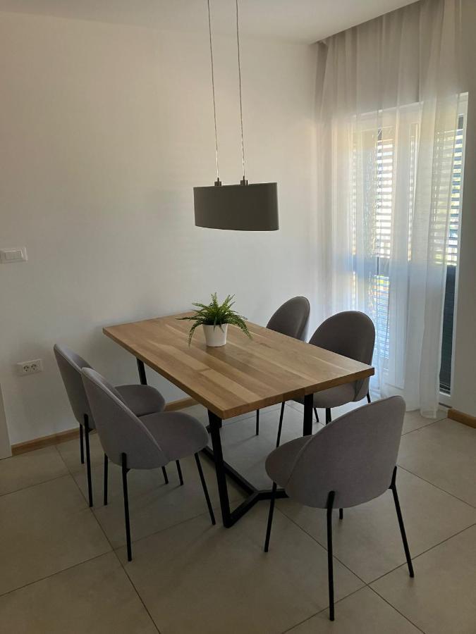 Apartments Nives Stari Grad  Kültér fotó