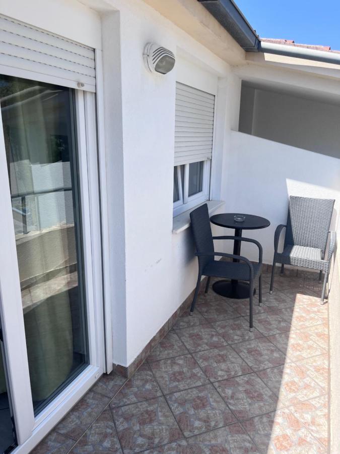 Apartments Nives Stari Grad  Kültér fotó
