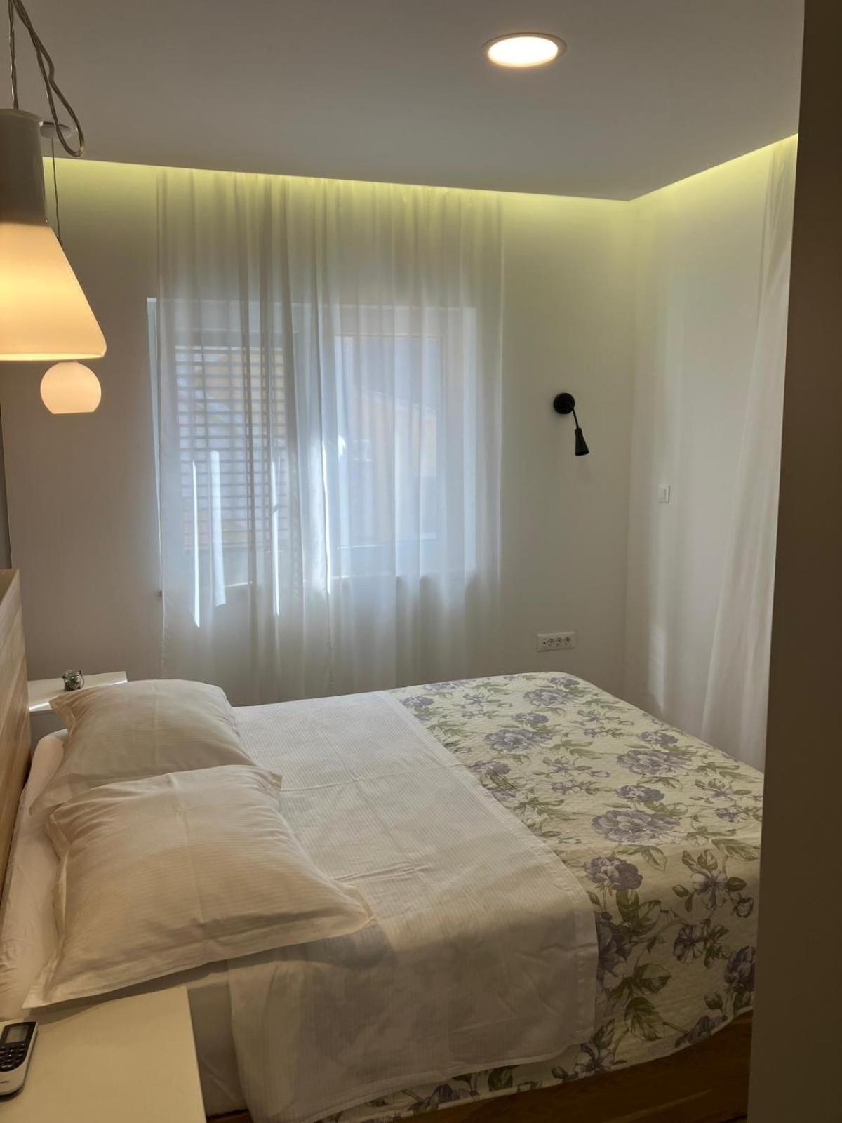 Apartments Nives Stari Grad  Kültér fotó